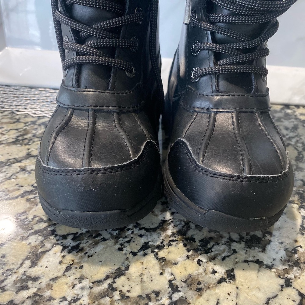UGG® Butte II CWR Boot - Little Kid / Big Kid - Black - Picture 7 of 16